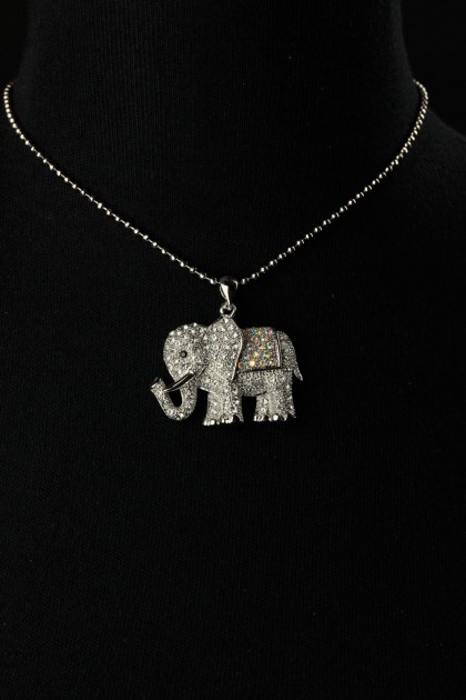 Elephant pendant necklace 