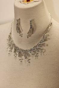 Snow storm rhinestone necklace set