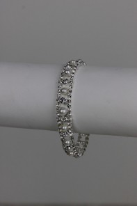 Pearl rhinestone bracelet