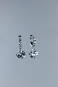 Royal line CZ Level-style earring