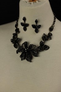 Lily necklace set 