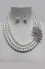 Pearl Necklace with Brooche